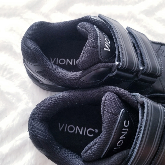 Vionic Tabi walker black leather sneaker size 5 - Picture 2 of 10